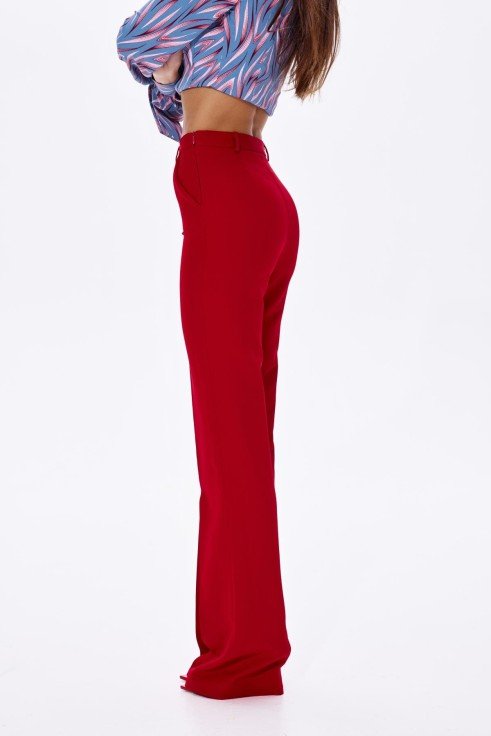 Фото Классические брюки прямого кроя в красном оттенке (5)