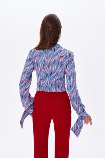 Фото Блузка c акцентными элементами и удлиненным манжетами (3)
